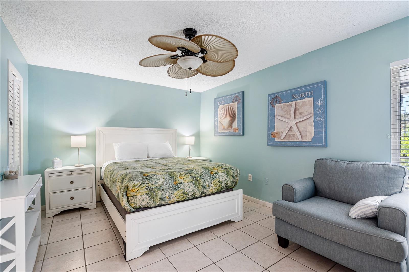 230 MEDALLION BLVD #E, MADEIRA BEACH, FL — photo 12