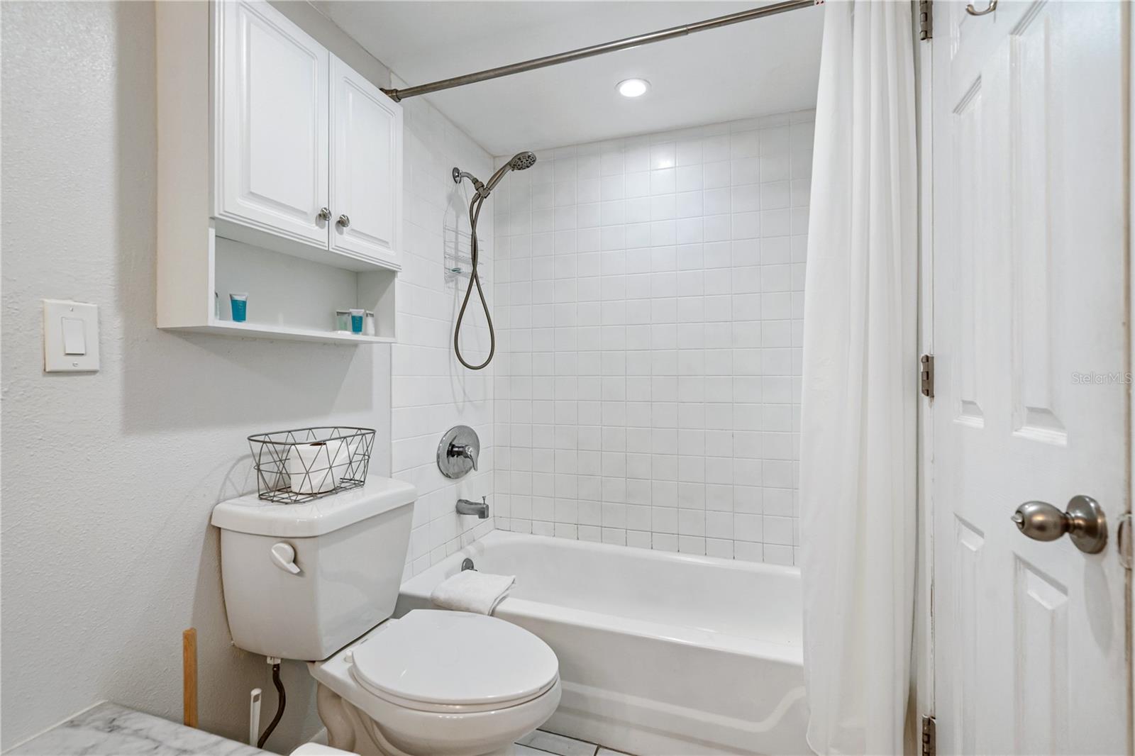 230 MEDALLION BLVD #E, MADEIRA BEACH, FL — photo 15