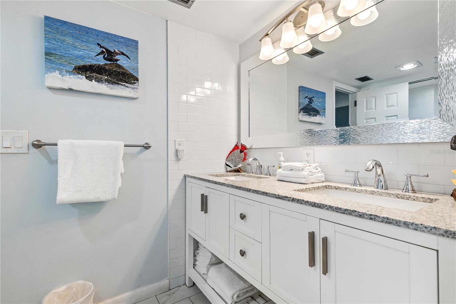 230 MEDALLION BLVD #E, MADEIRA BEACH, FL — photo 16