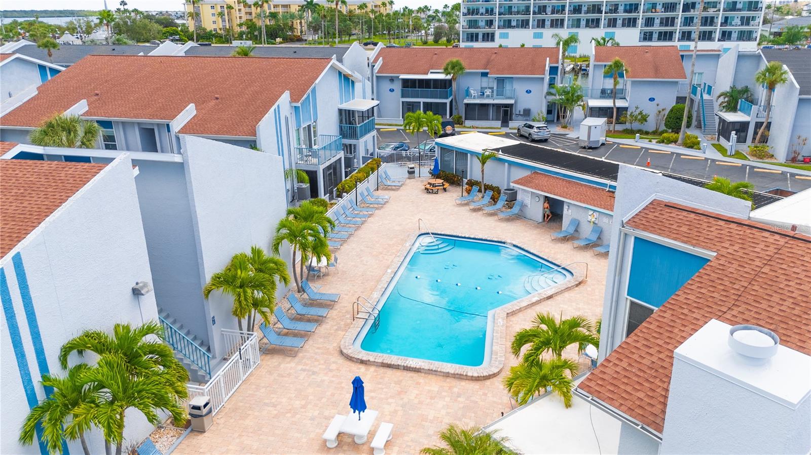 230 MEDALLION BLVD #E, MADEIRA BEACH, FL — photo 23