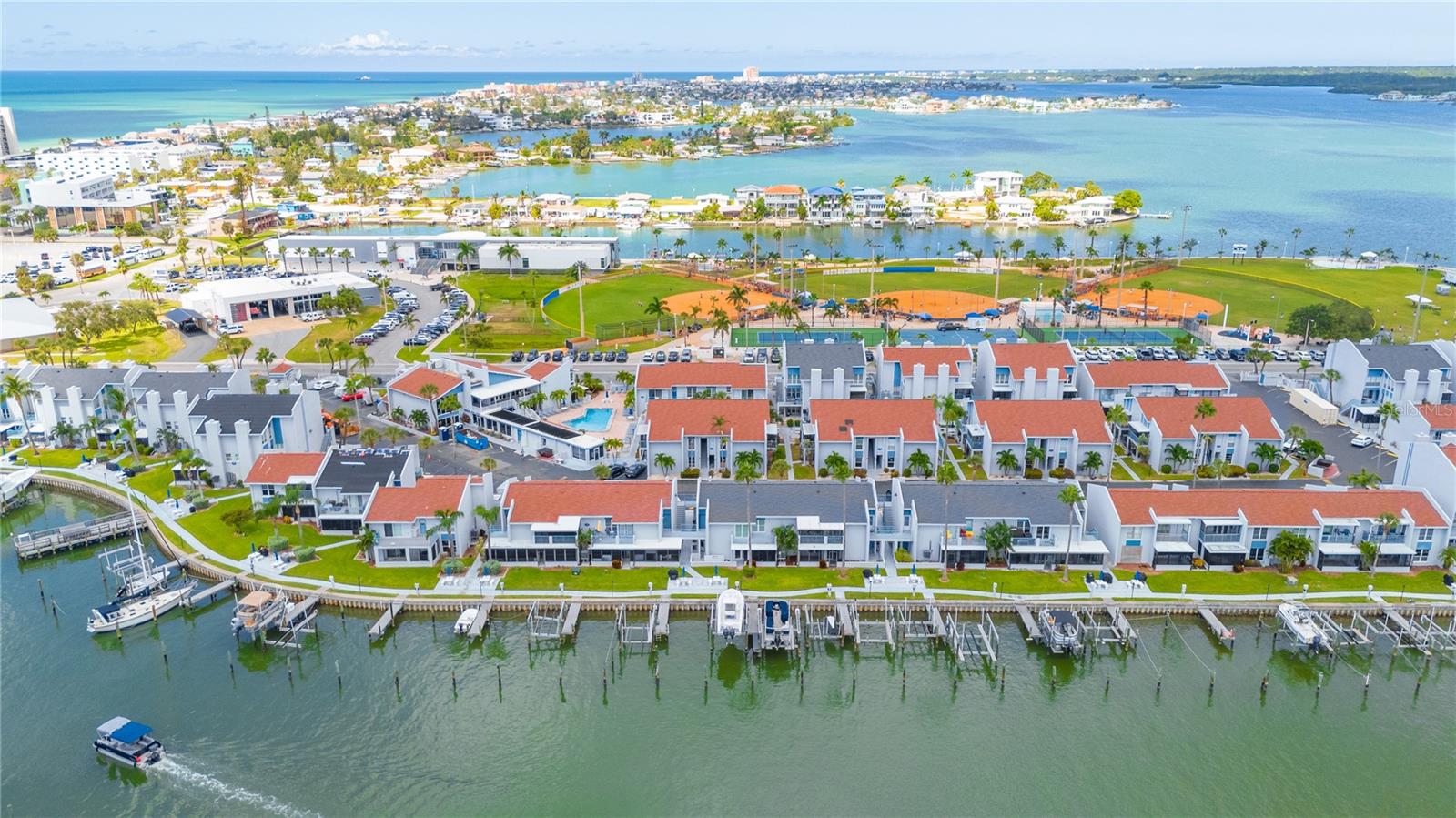 230 MEDALLION BLVD #E, MADEIRA BEACH, FL — photo 26