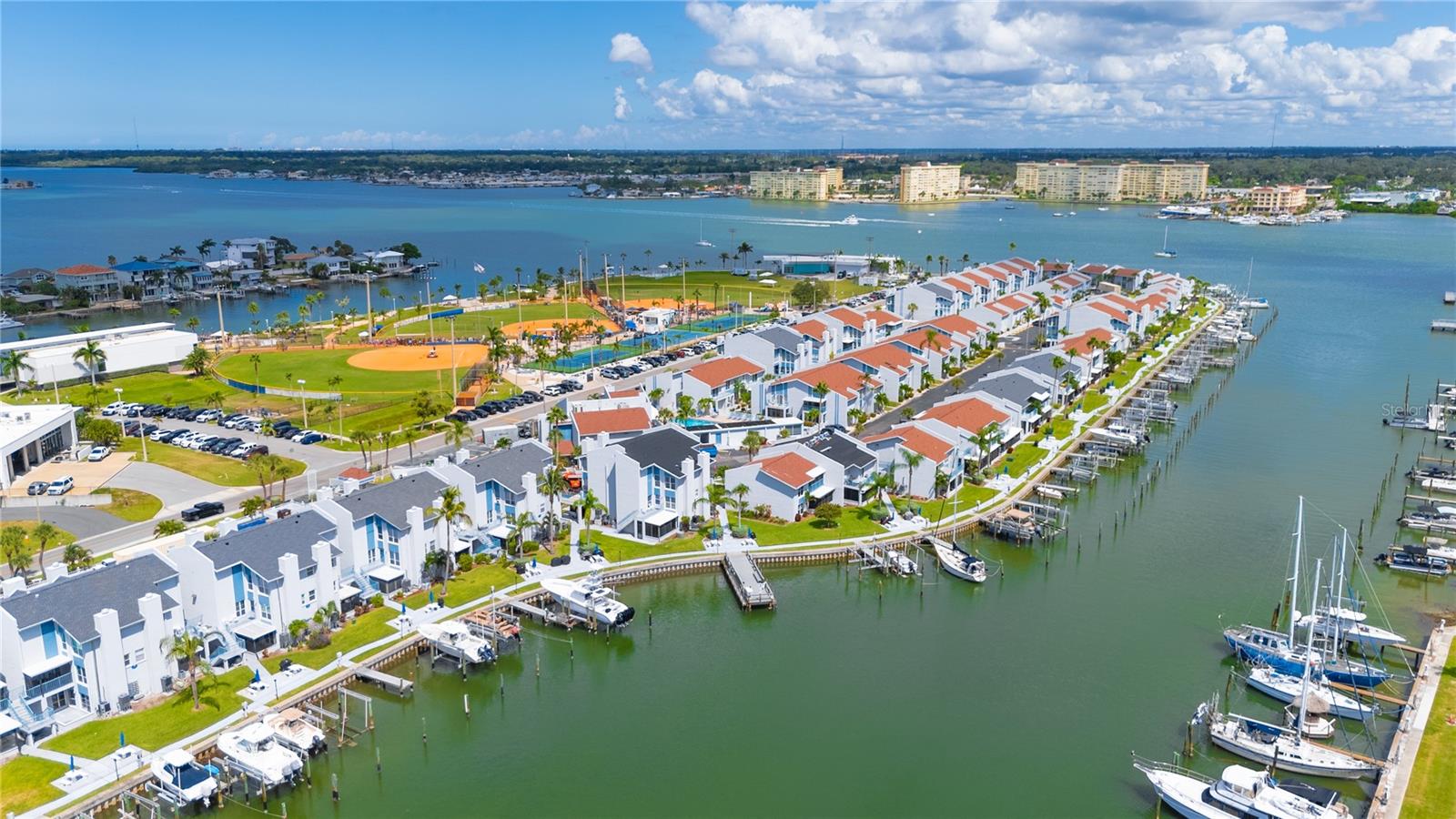 230 MEDALLION BLVD #E, MADEIRA BEACH, FL — photo 33