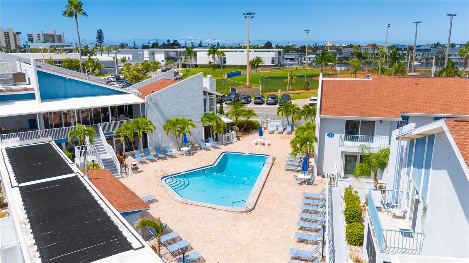 230 MEDALLION BLVD #E, MADEIRA BEACH, FL — photo 34