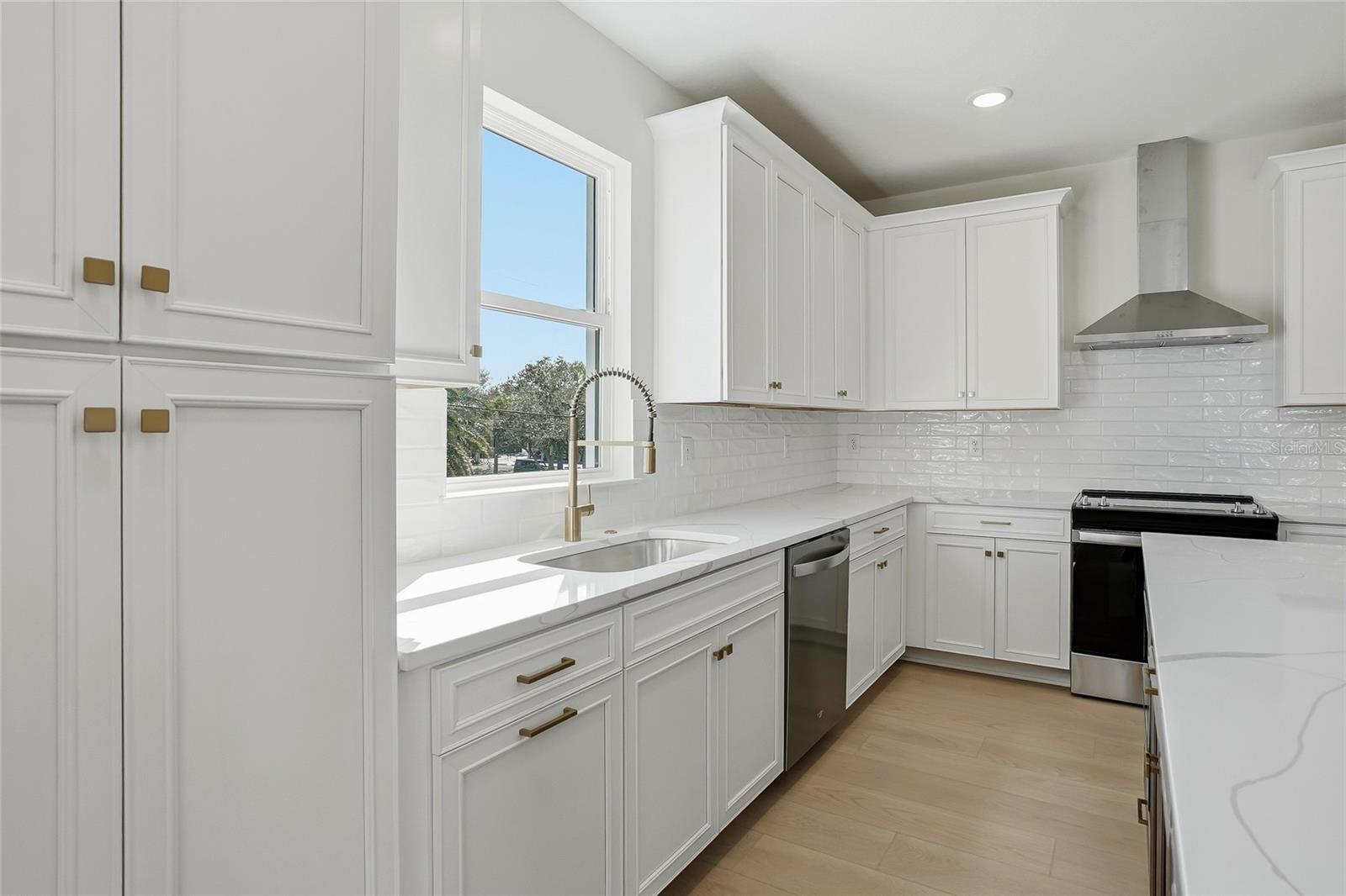3005 1ST AVE N, ST PETERSBURG, FL — photo 17