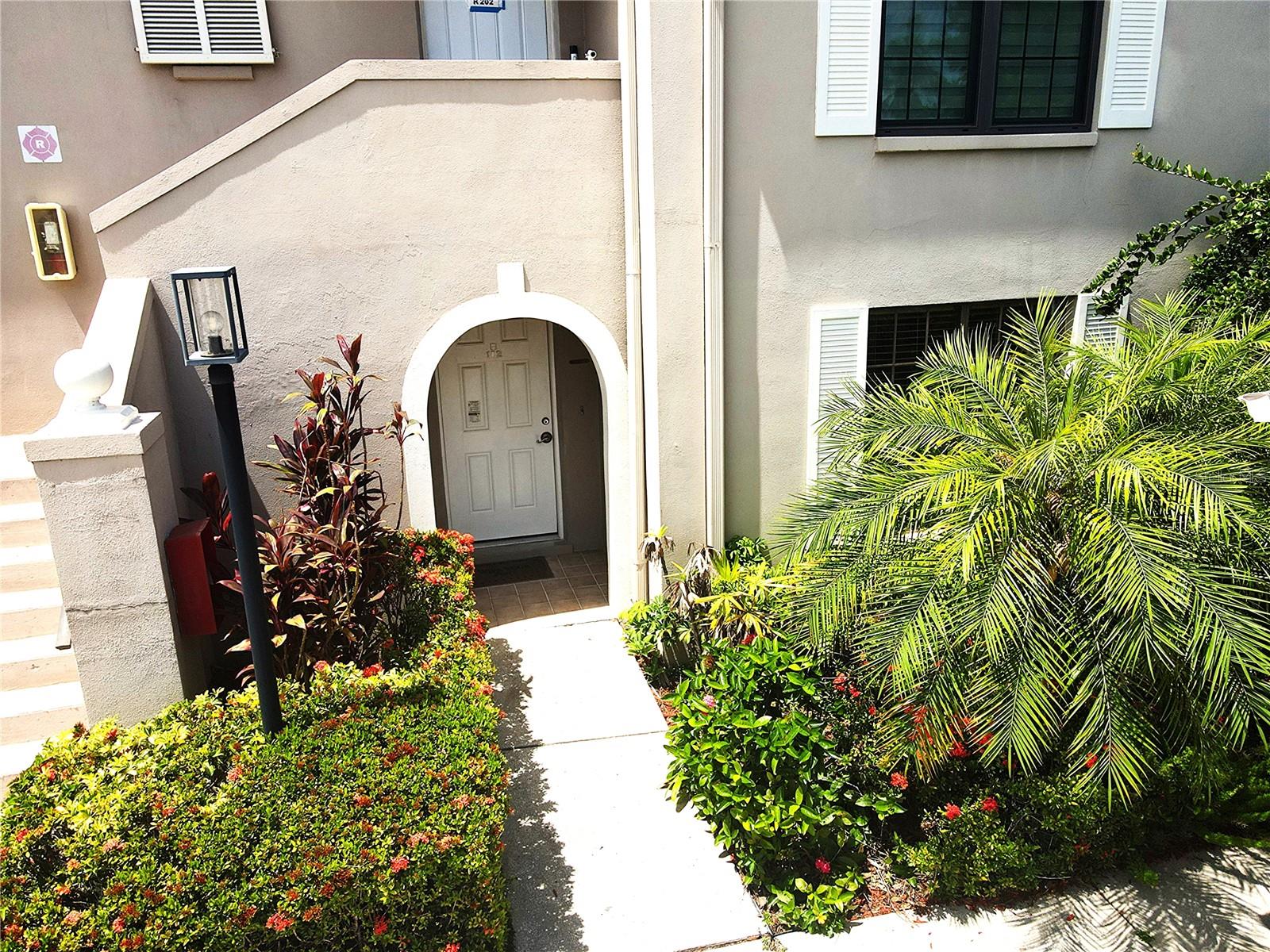 2480 PELICAN CT #102R, CLEARWATER, FL