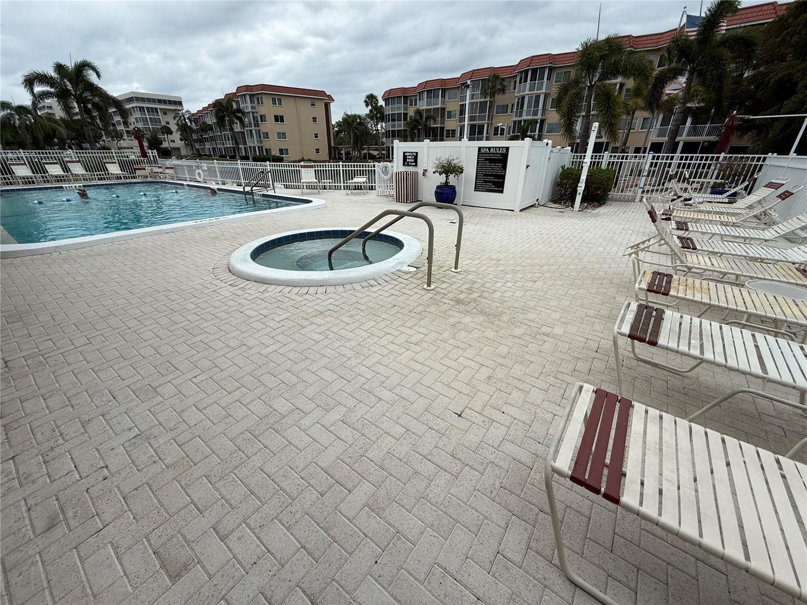 1250 N PORTOFINO DR #202, SARASOTA, FL — photo 32