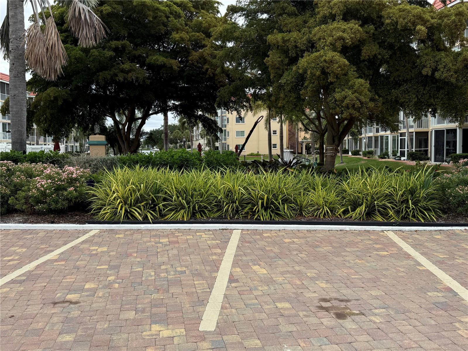 1250 N PORTOFINO DR #202, SARASOTA, FL — photo 40
