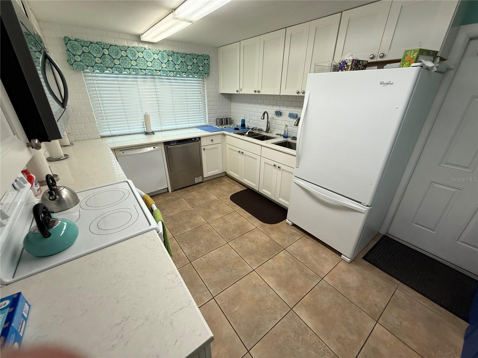 1250 N PORTOFINO DR #202, SARASOTA, FL — photo 51