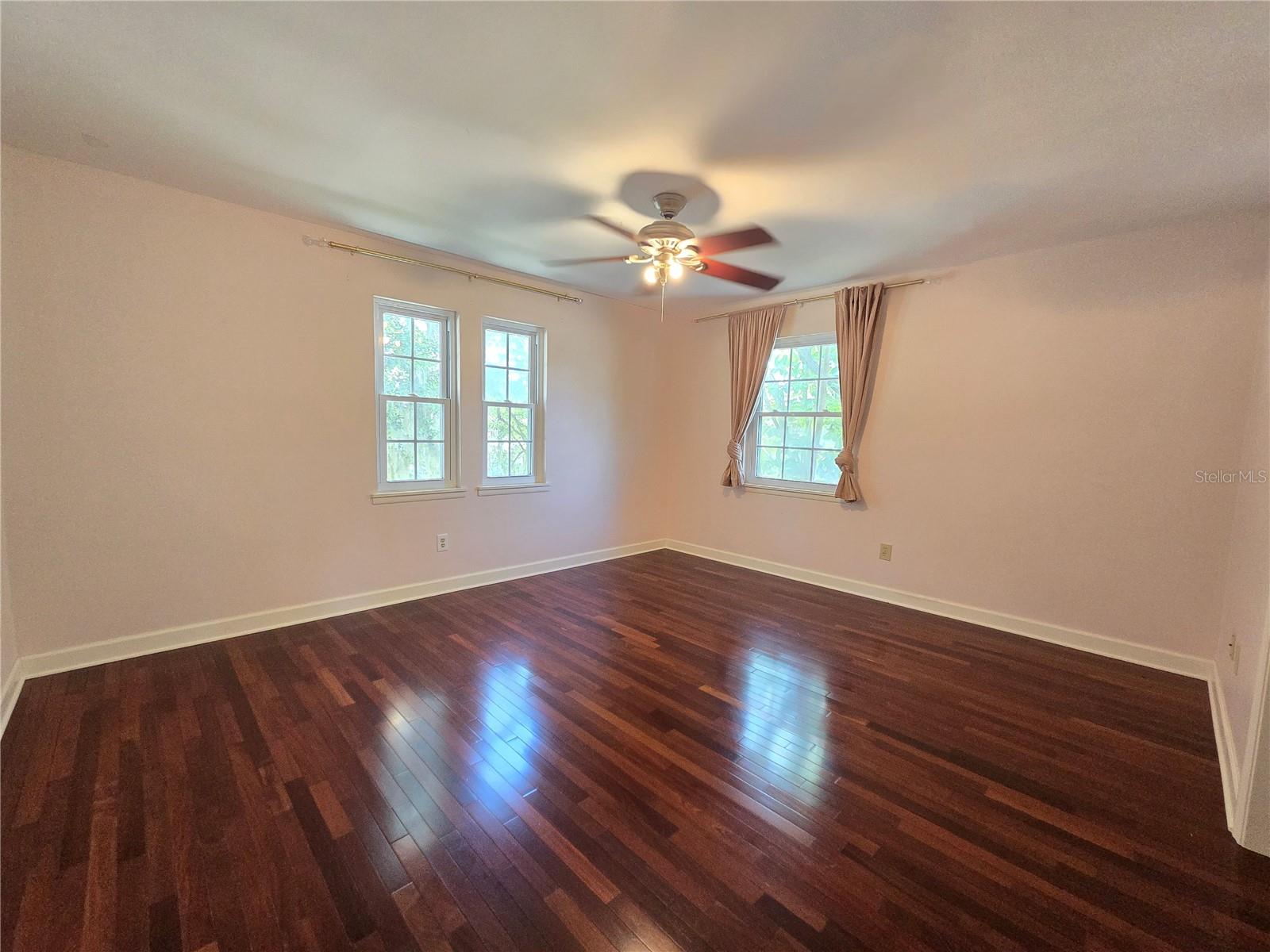 300 CYPRESS CREEK CIR, OLDSMAR, FL — photo 17