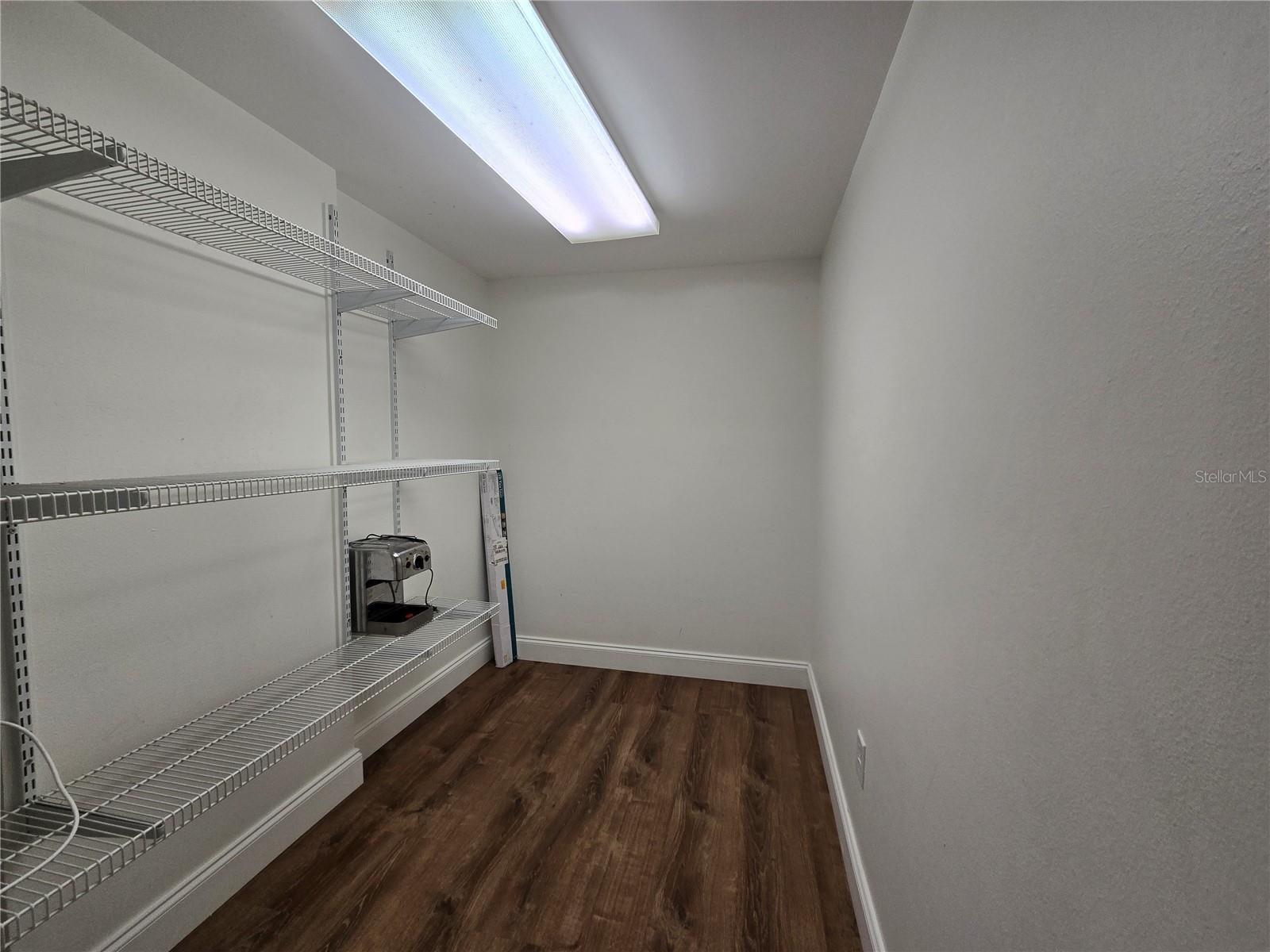 300 CYPRESS CREEK CIR, OLDSMAR, FL — photo 24