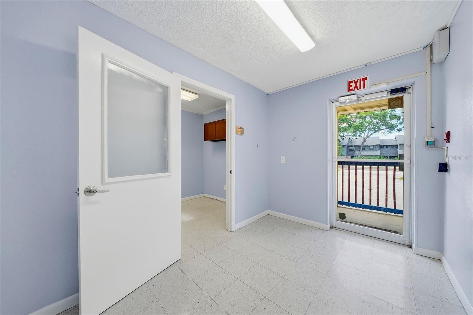 2886 WHITNEY RD, CLEARWATER, FL — photo 6