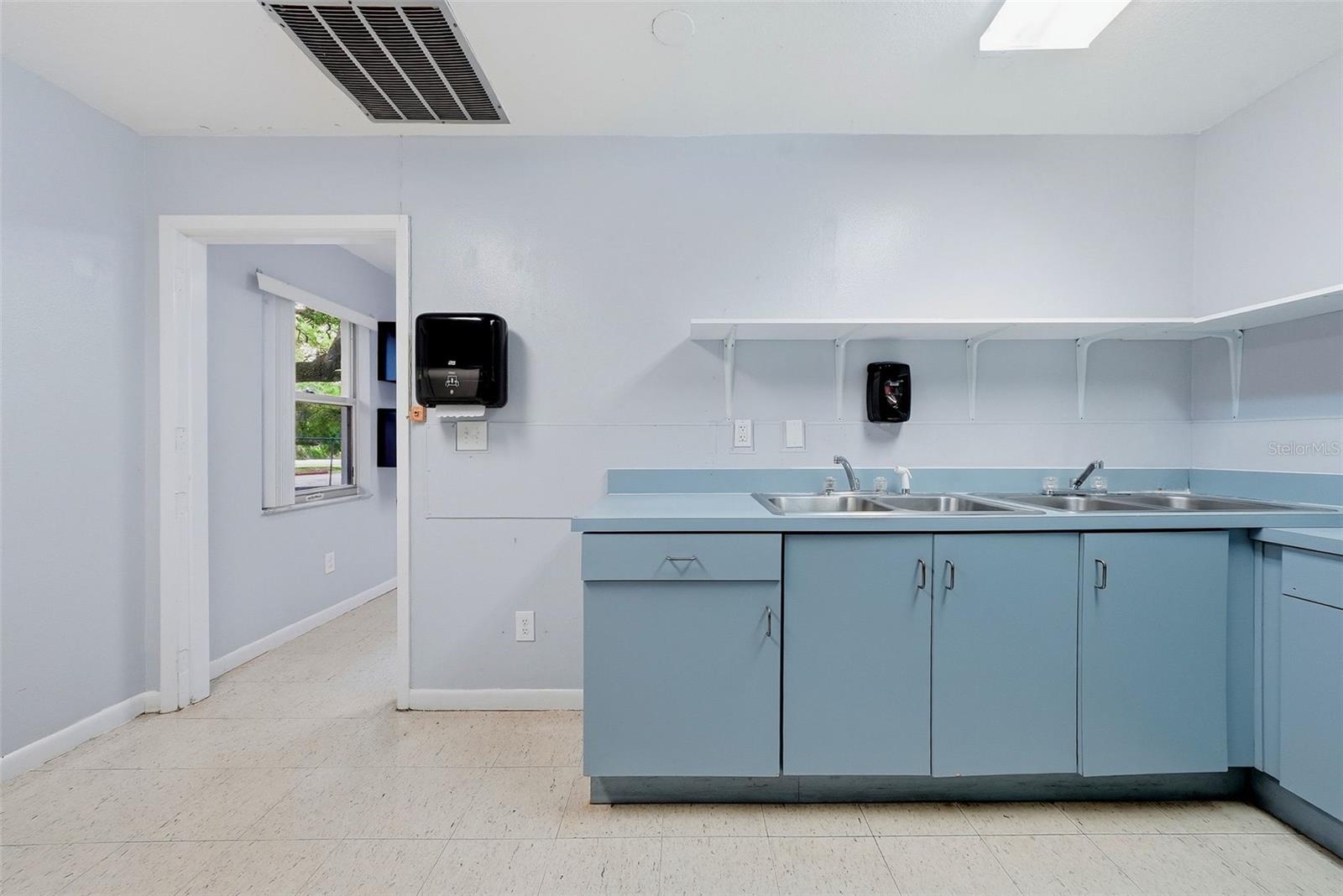 2886 WHITNEY RD, CLEARWATER, FL — photo 12
