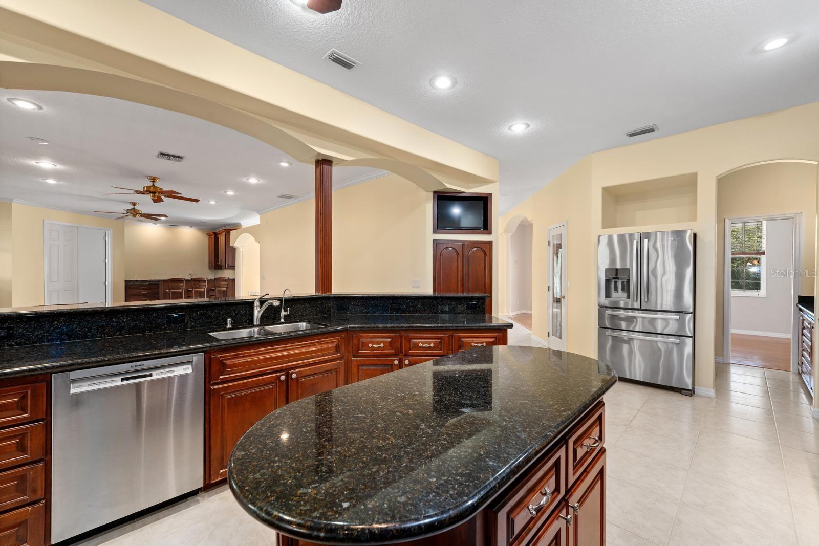 921 POINT SEASIDE DR, CRYSTAL BEACH, FL — photo 10