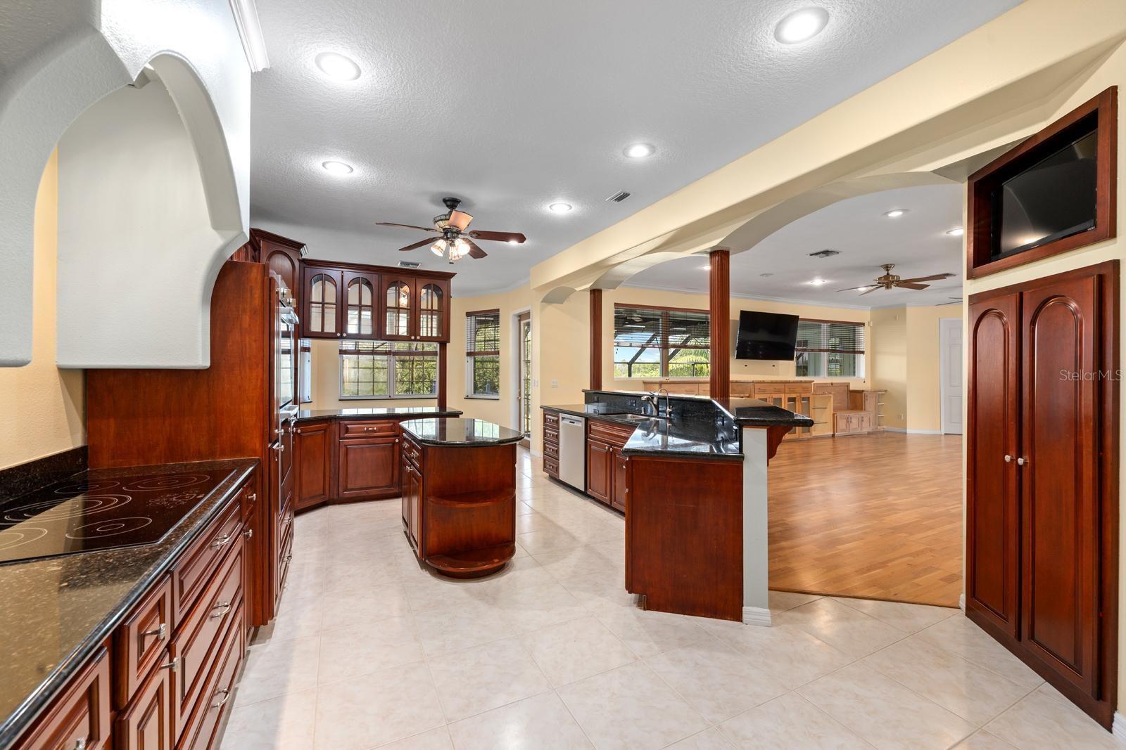 921 POINT SEASIDE DR, CRYSTAL BEACH, FL — photo 11