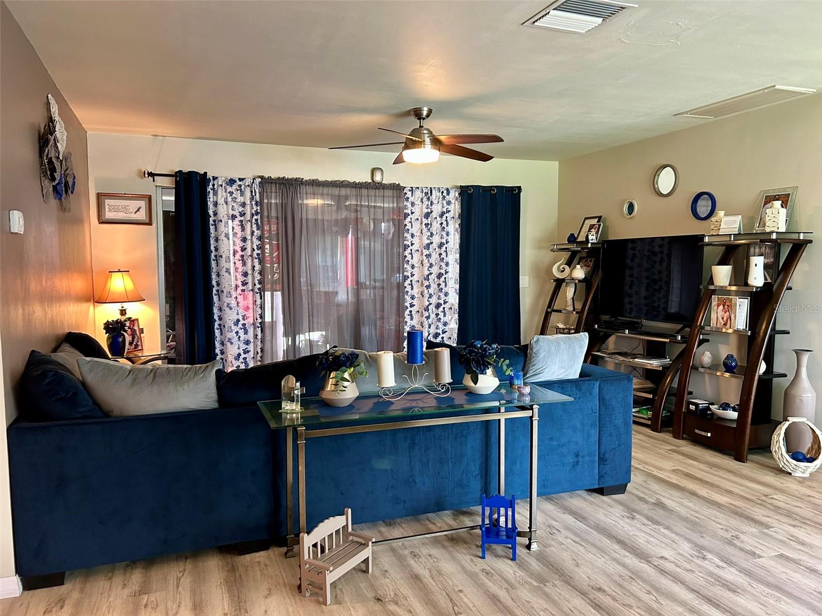 1615 PINEWOOD DR, CLEARWATER, FL — photo 4