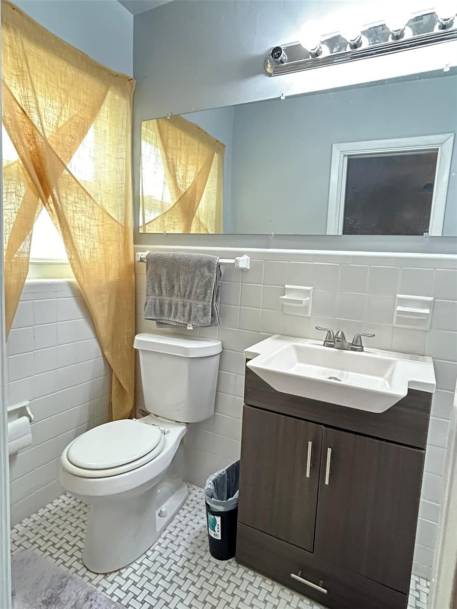 1615 PINEWOOD DR, CLEARWATER, FL — photo 9