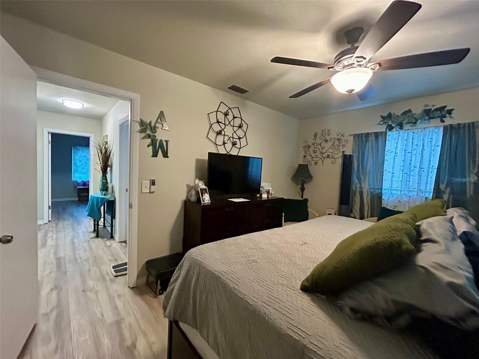 1615 PINEWOOD DR, CLEARWATER, FL — photo 11