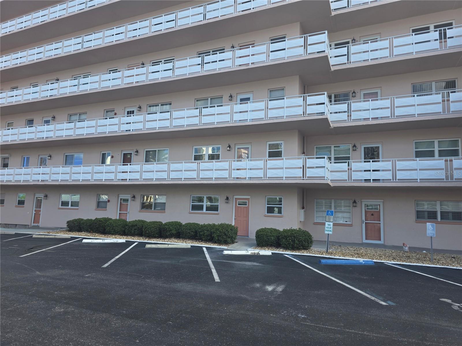 6025 SHORE BLVD S #105, GULFPORT, FL