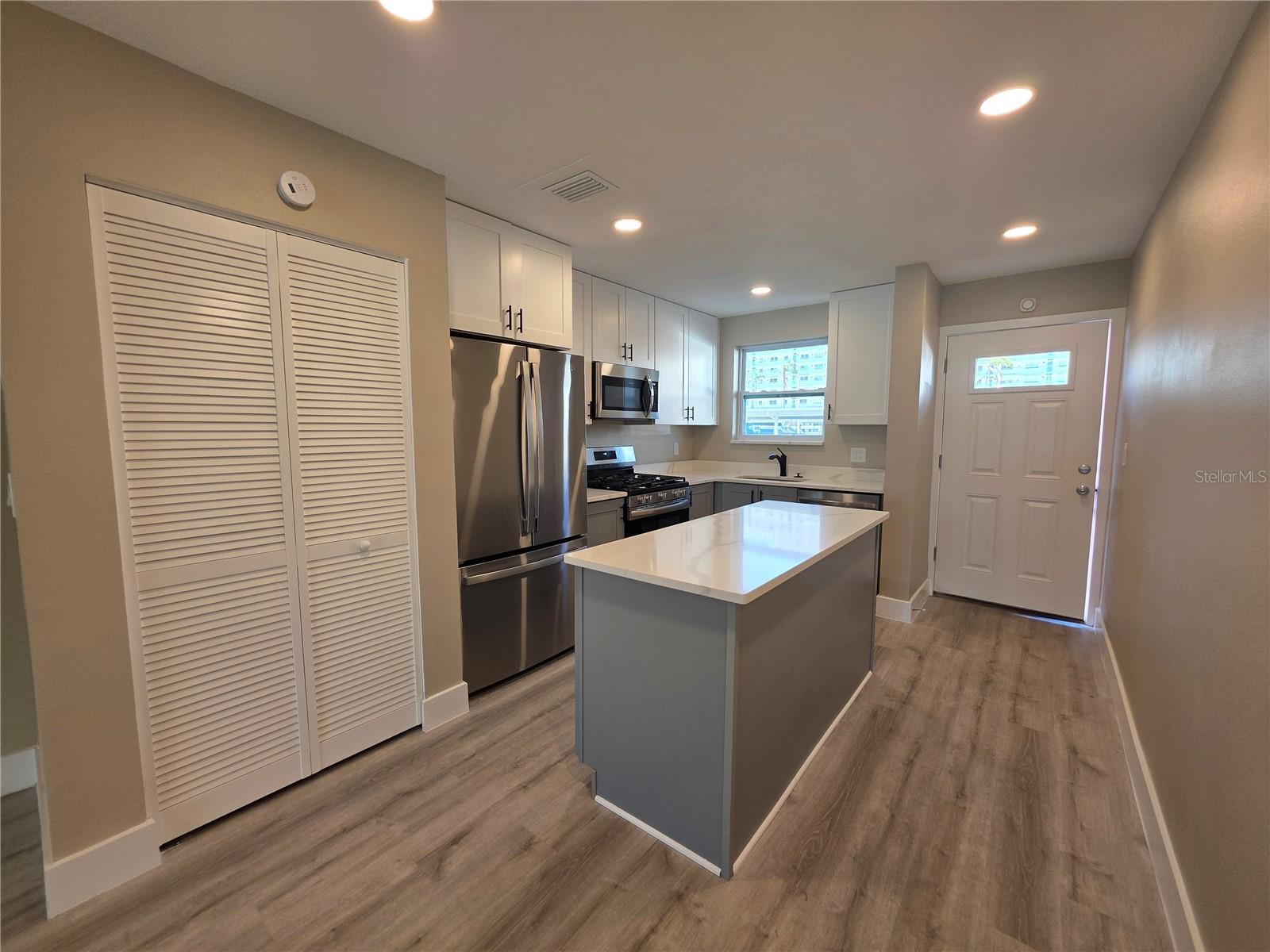 6025 SHORE BLVD S #105, GULFPORT, FL — photo 3