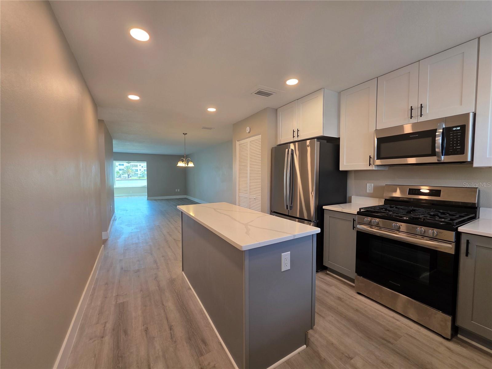 6025 SHORE BLVD S #105, GULFPORT, FL — photo 4