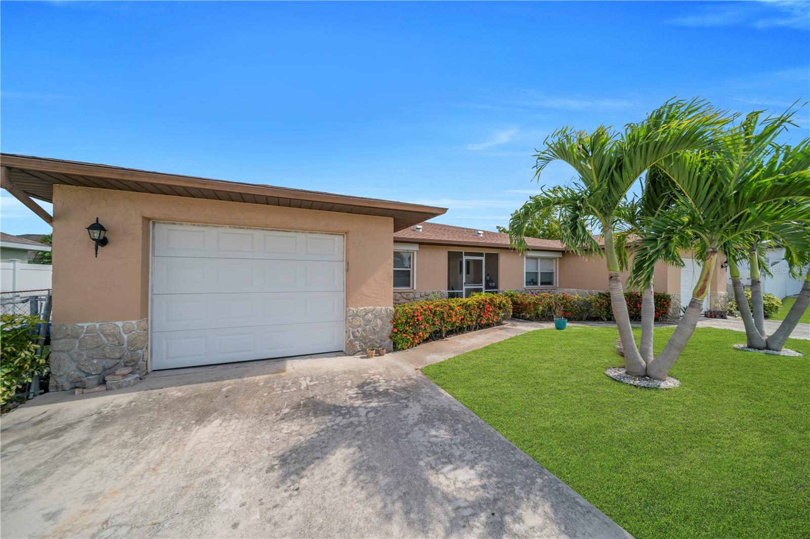 836 SW TRAFALGAR PKWY, CAPE CORAL, FL — photo 27