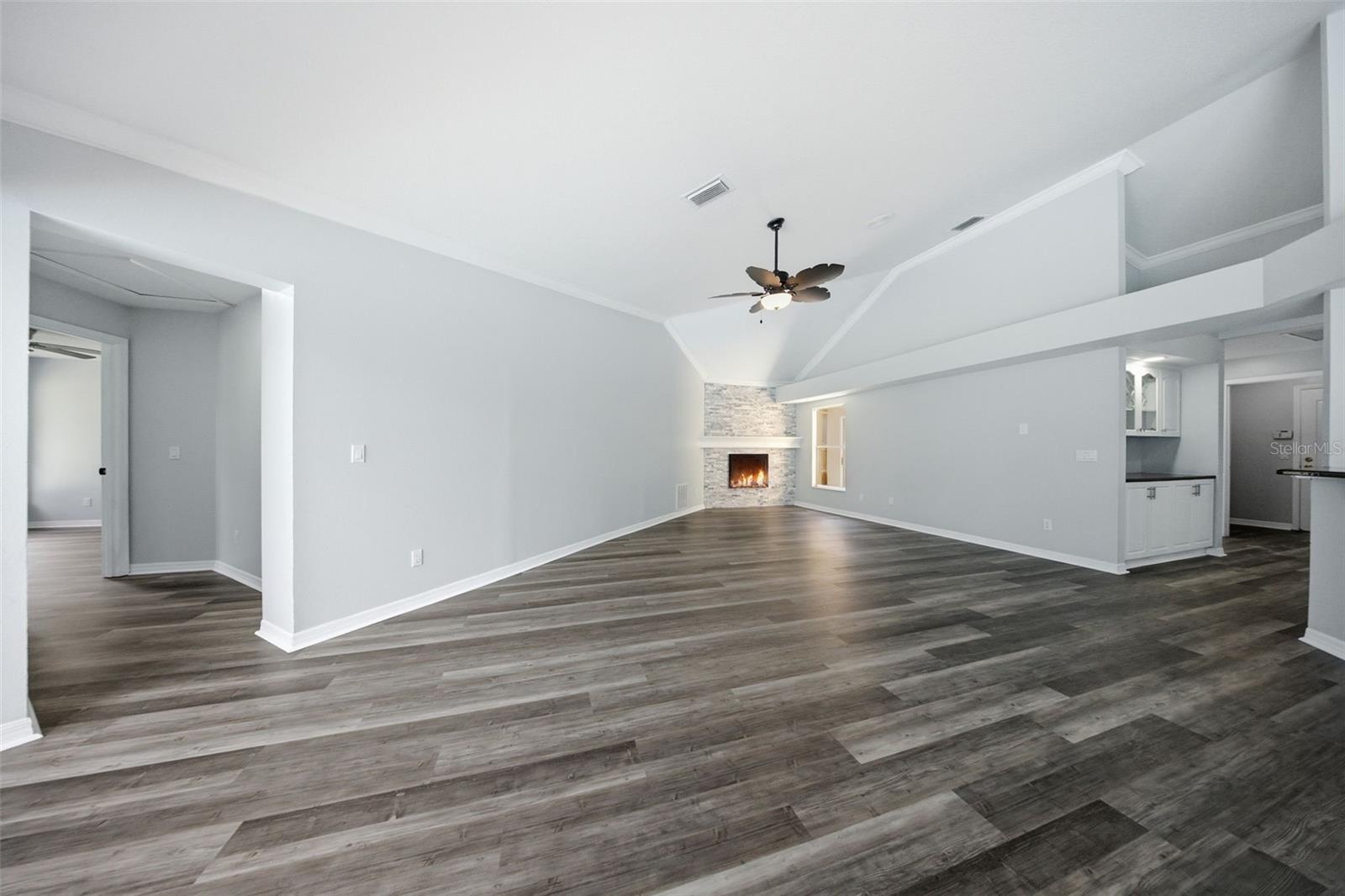 504 STRATFIELD DR, LUTZ, FL — photo 9
