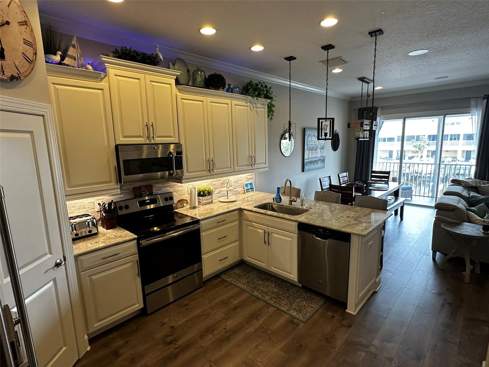 6072 MOORINGS DR S, ST PETERSBURG, FL — photo 14