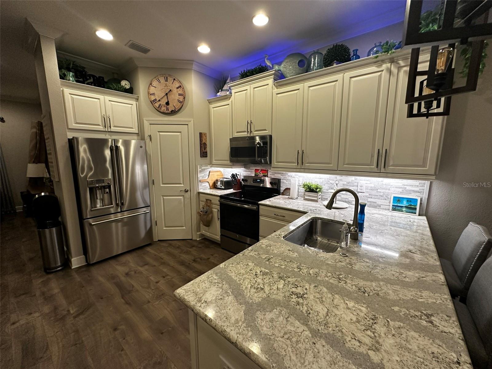 6072 MOORINGS DR S, ST PETERSBURG, FL — photo 18