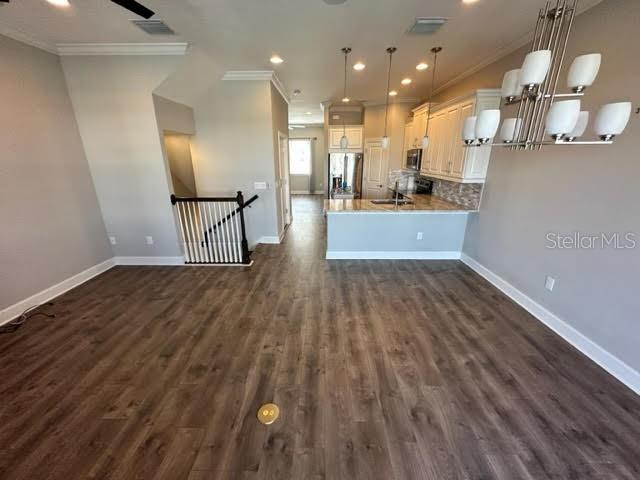 6072 MOORINGS DR S, ST PETERSBURG, FL — photo 2