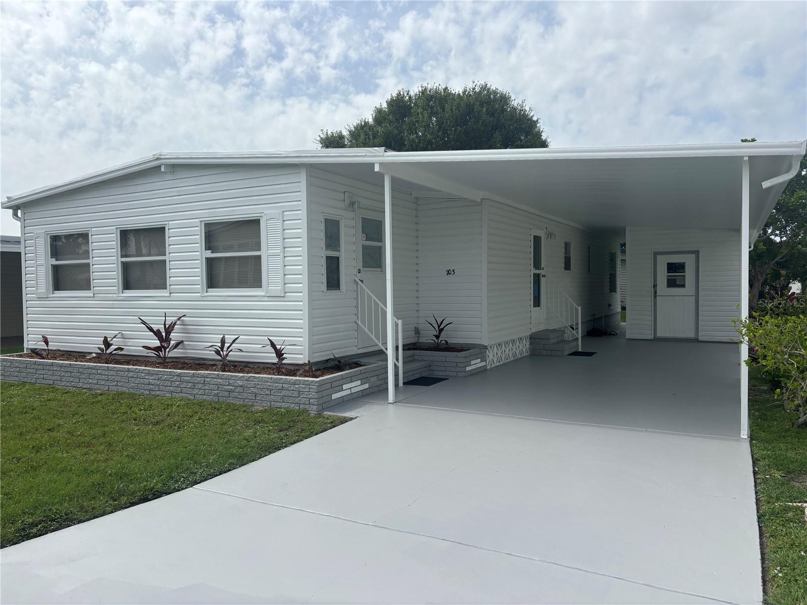 808 53RD AVE E #203, BRADENTON, FL