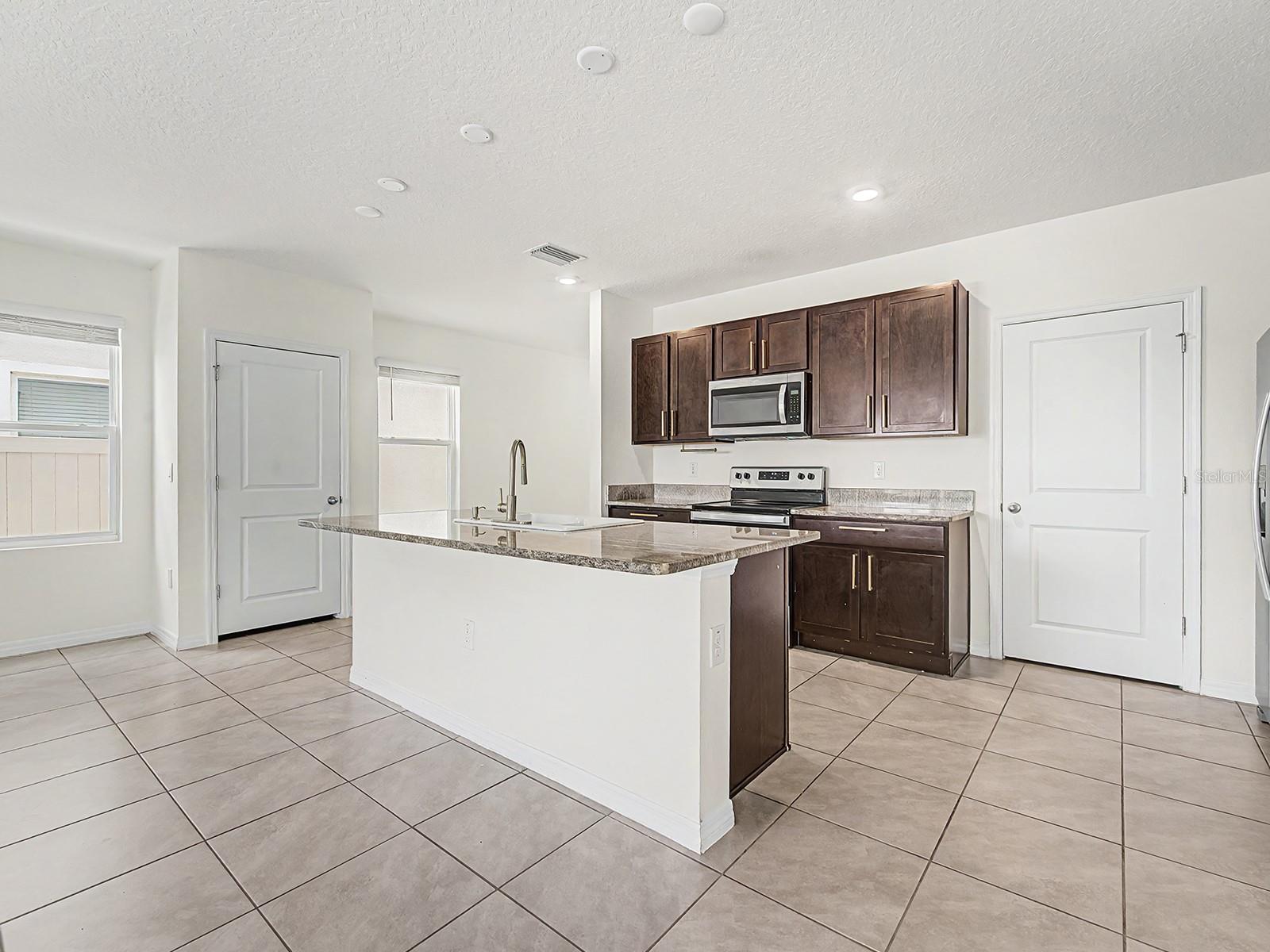 31448 PENNY SURF LOOP, WESLEY CHAPEL, FL — photo 14