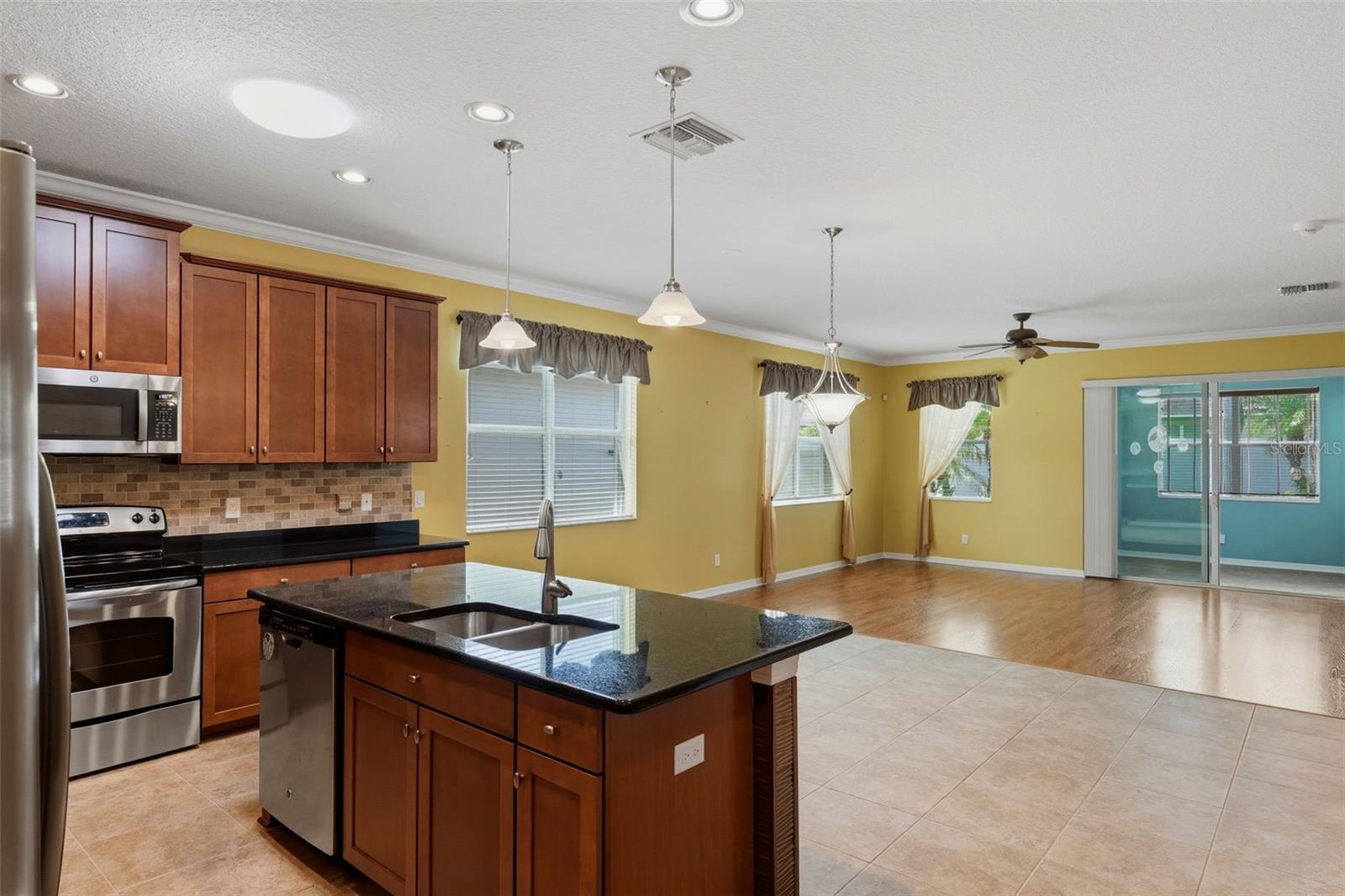 8854 39TH STREET CIR E, PARRISH, FL — photo 10