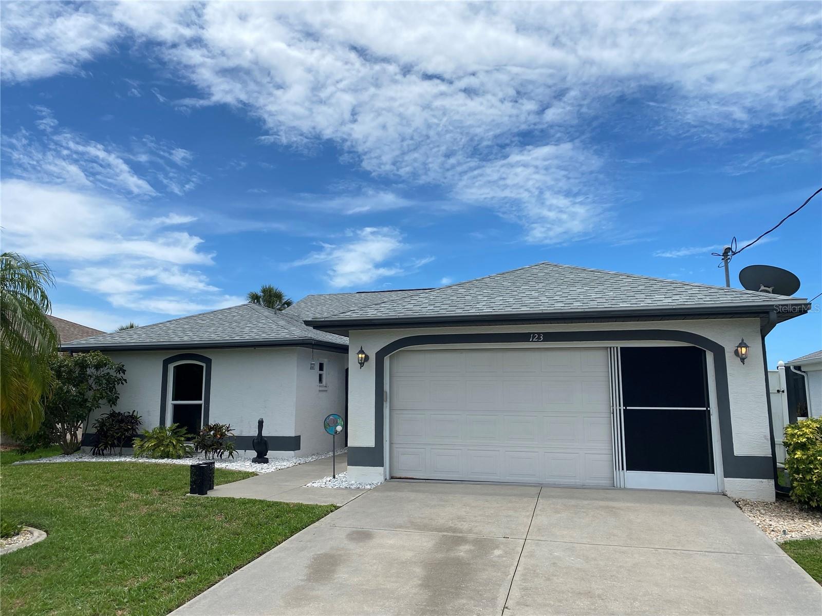 123 KINGS DR, ROTONDA WEST, FL — photo 2