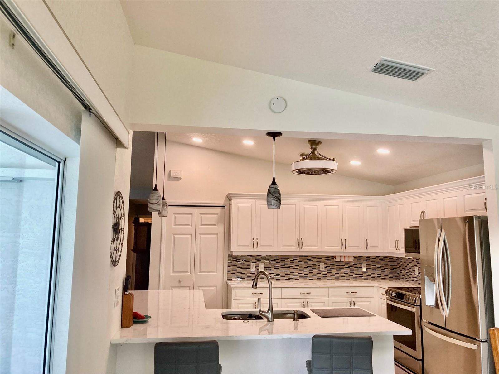 123 KINGS DR, ROTONDA WEST, FL — photo 7