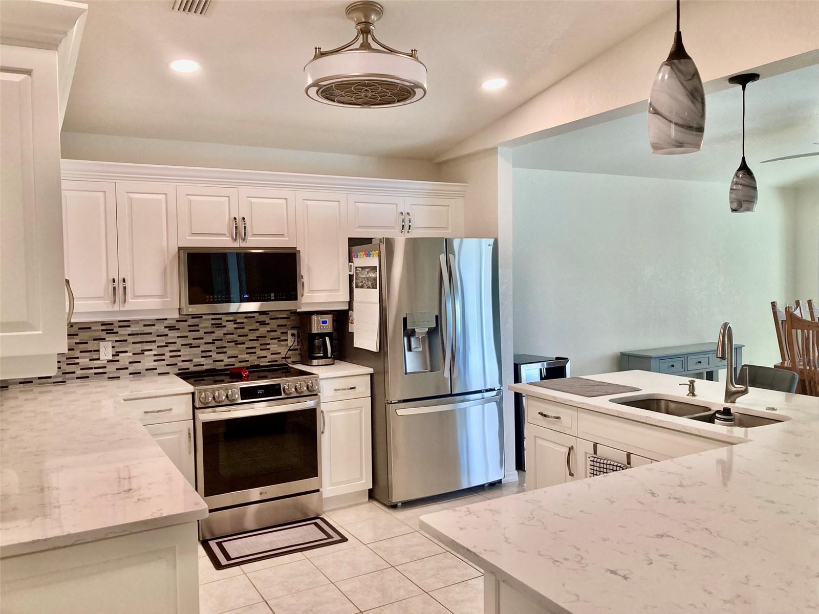 123 KINGS DR, ROTONDA WEST, FL — photo 8
