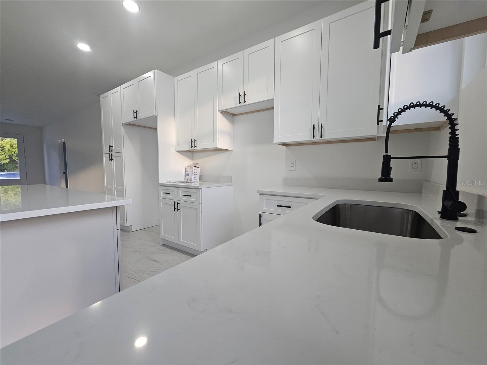 2068 DIXIE AVE, SANFORD, FL — photo 4