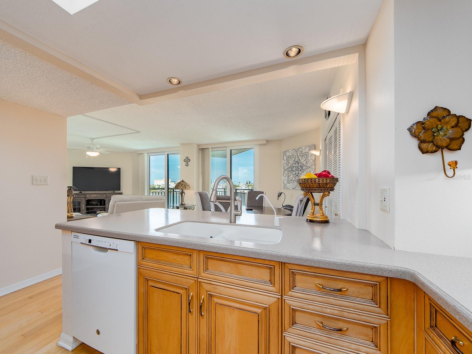 690 ISLAND WAY #404, CLEARWATER BEACH, FL — photo 7