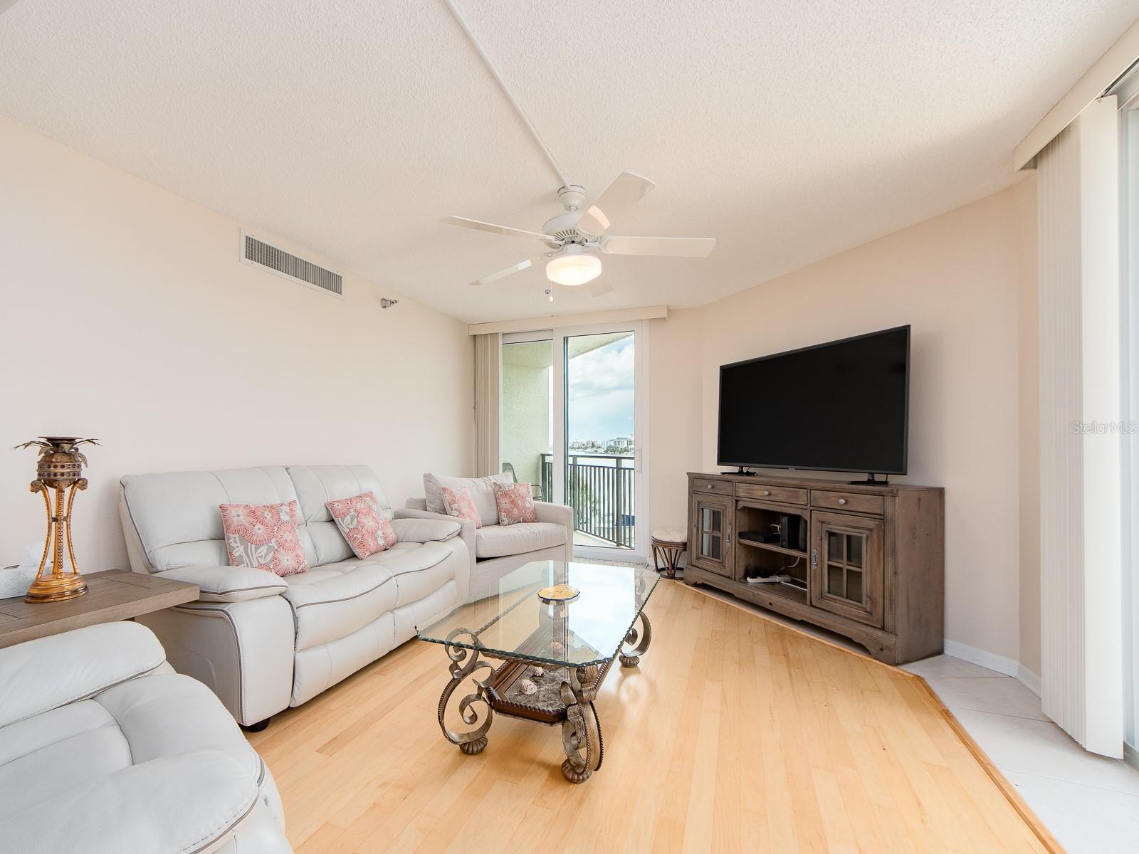 690 ISLAND WAY #404, CLEARWATER BEACH, FL — photo 8