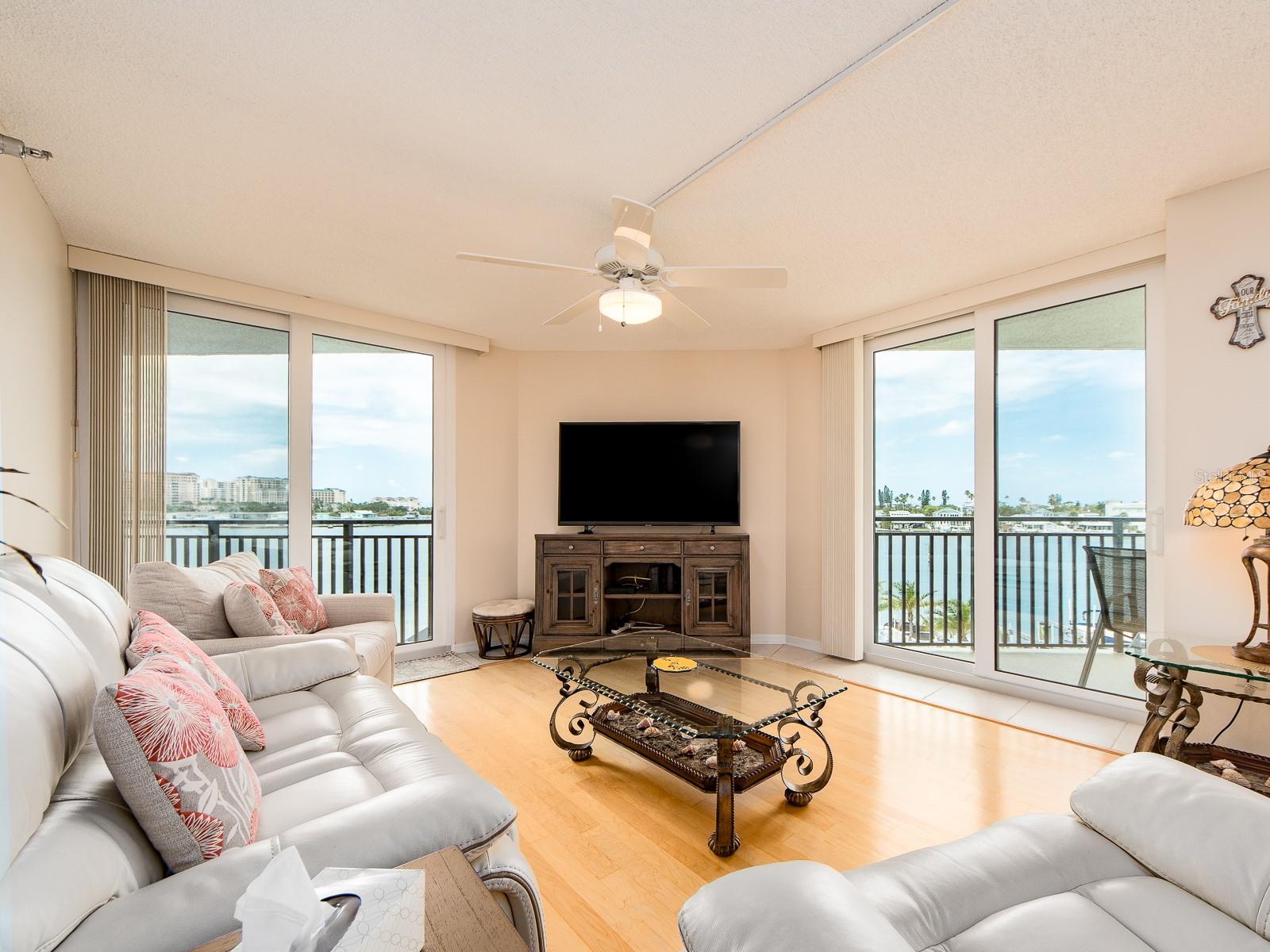 690 ISLAND WAY #404, CLEARWATER BEACH, FL — photo 9