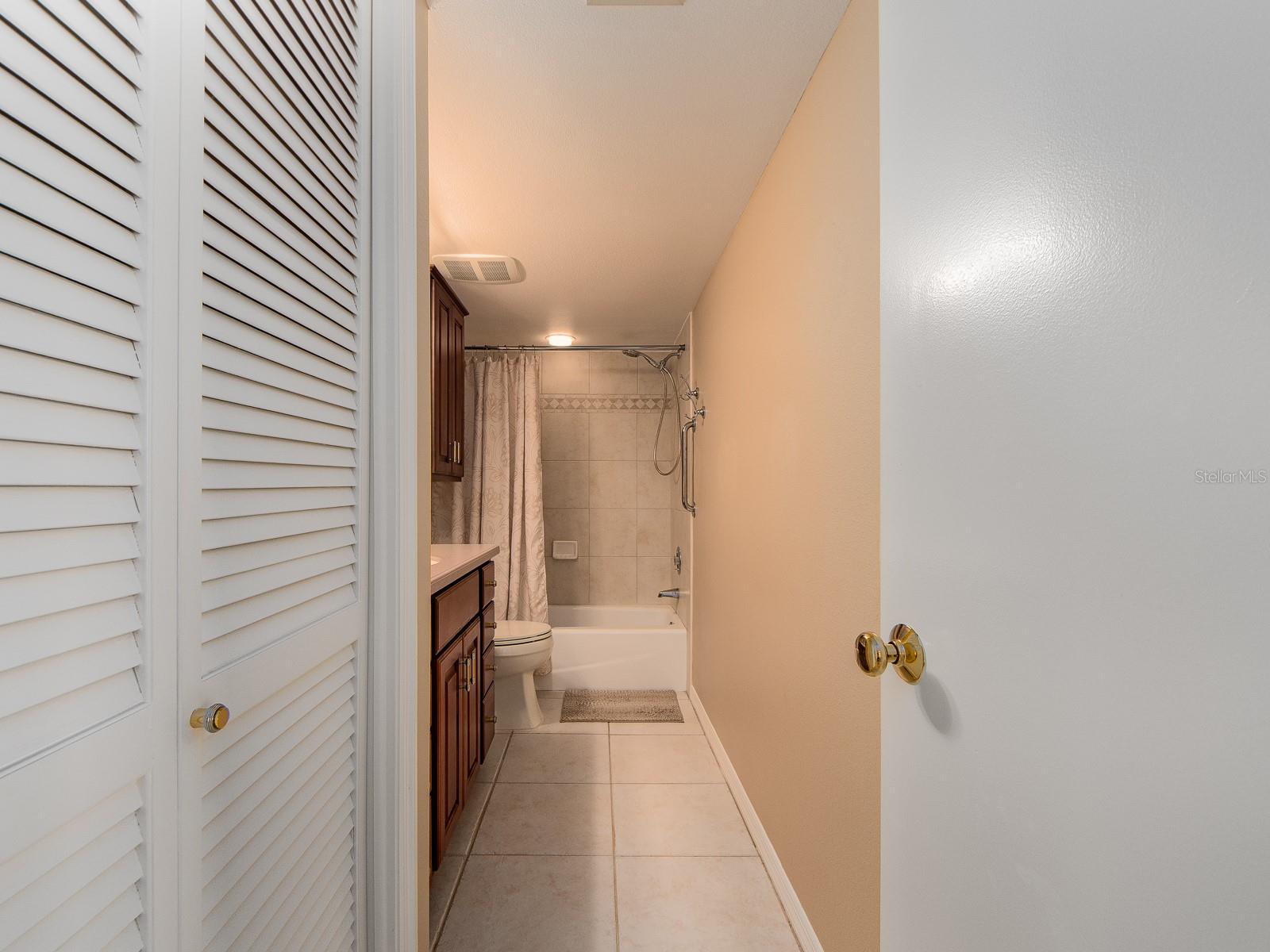 690 ISLAND WAY #404, CLEARWATER BEACH, FL — photo 54