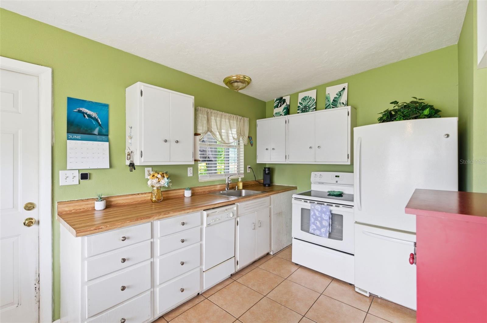 100 AVERY AVE, CRYSTAL BEACH, FL — photo 15