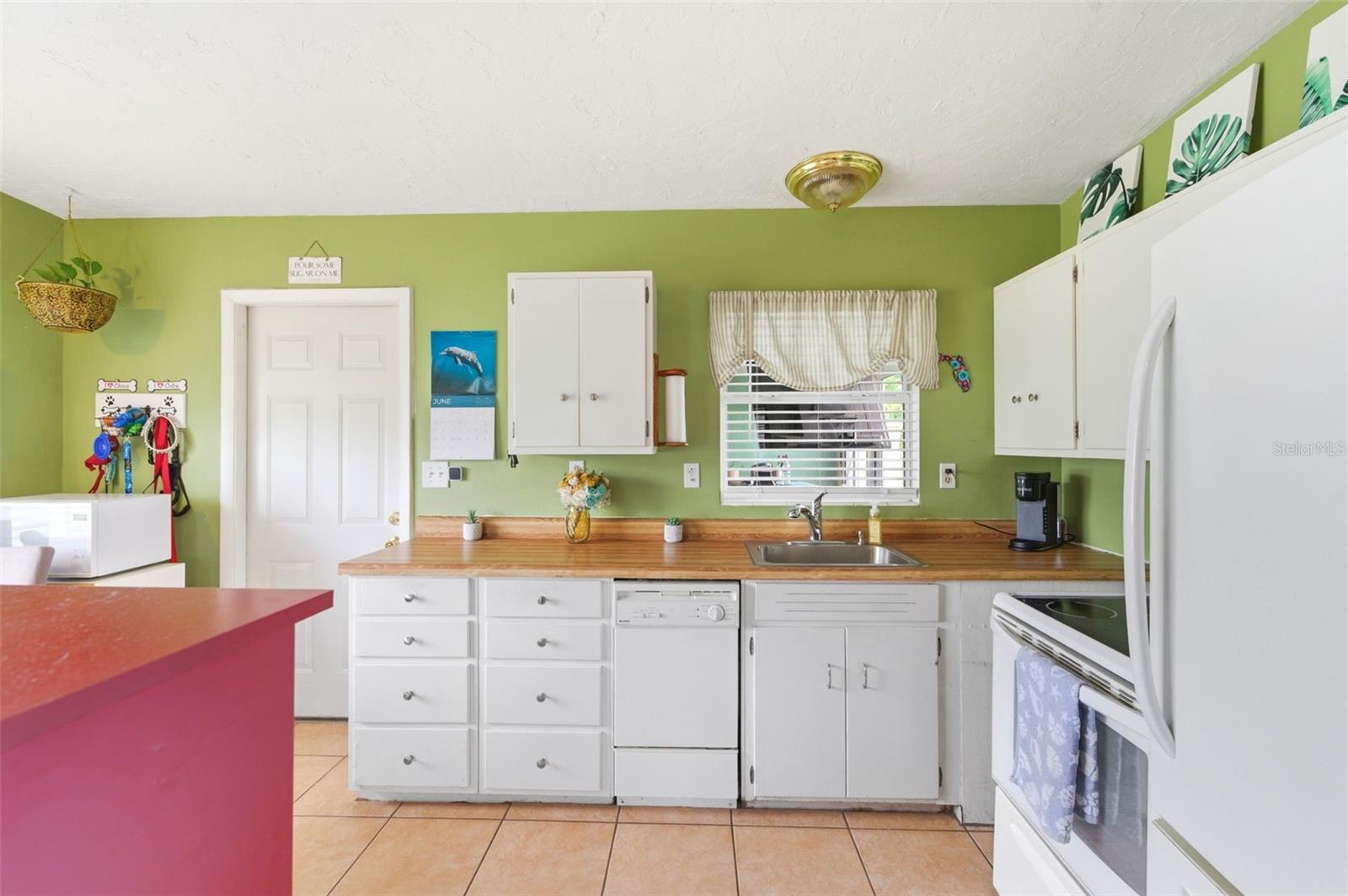 100 AVERY AVE, CRYSTAL BEACH, FL — photo 16