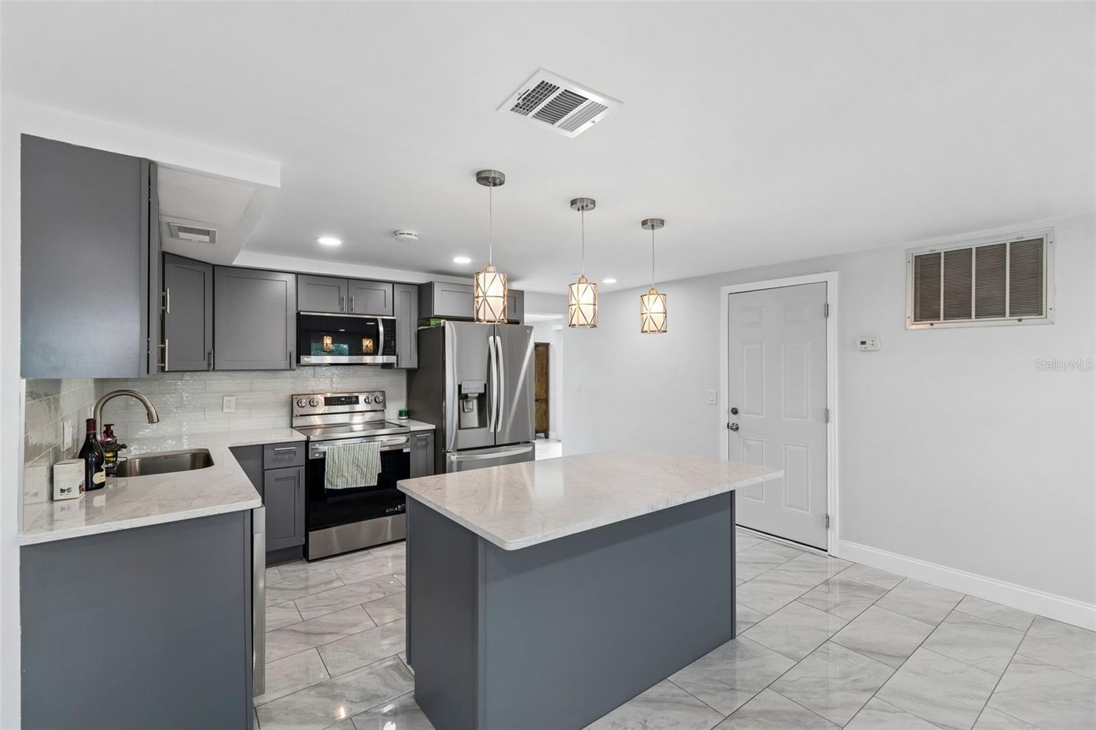 4234 FLORAMAR TER, NEW PORT RICHEY, FL — photo 13