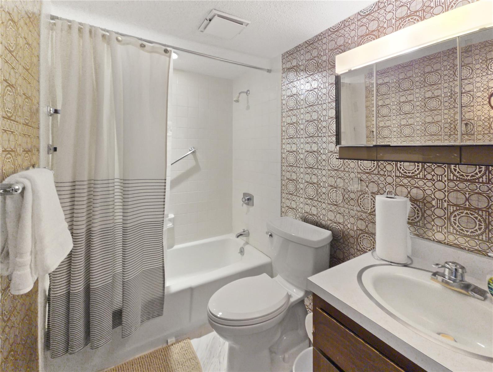 553 FAIRWAYS CIR #B, OCALA, FL — photo 18
