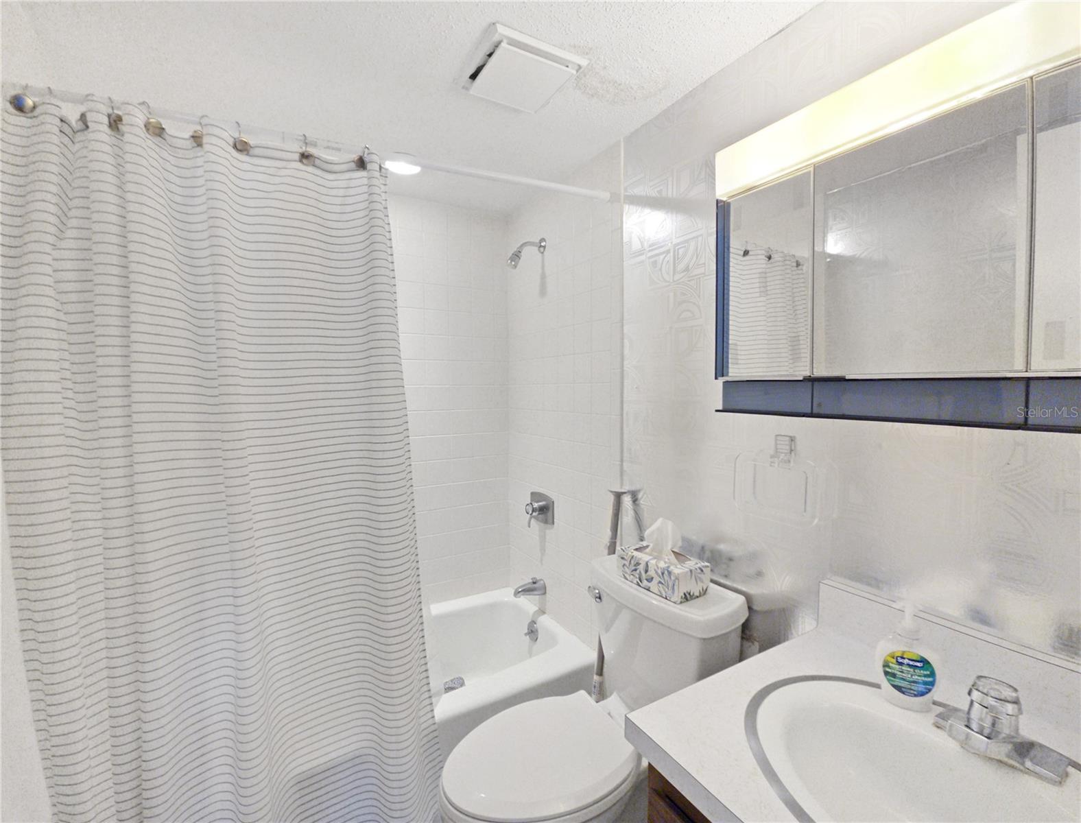 553 FAIRWAYS CIR #B, OCALA, FL — photo 21