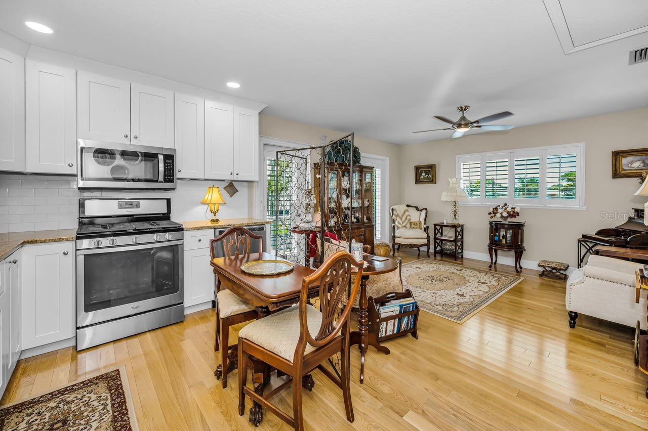 732 and 732 1/2 NE OAK ST, ST PETERSBURG, FL — photo 67