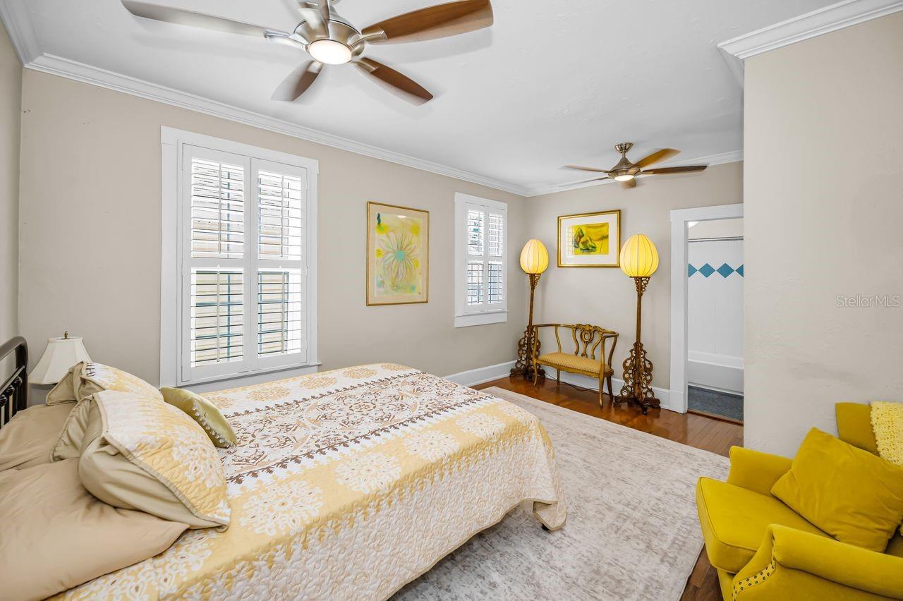 732 and 732 1/2 NE OAK ST, ST PETERSBURG, FL — photo 38