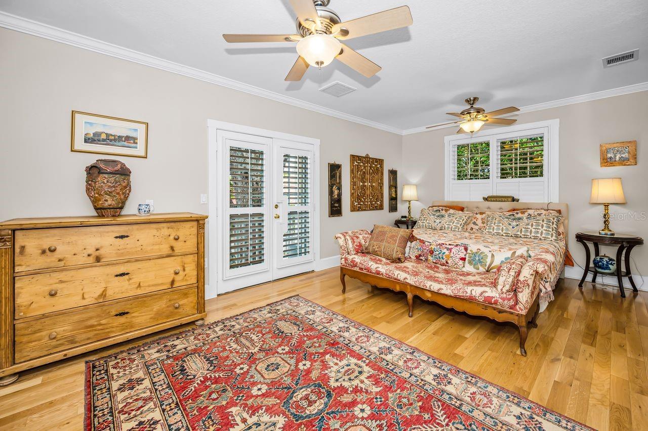 732 and 732 1/2 NE OAK ST, ST PETERSBURG, FL — photo 32