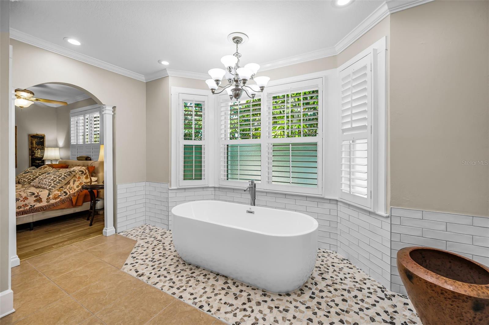 732 and 732 1/2 NE OAK ST, ST PETERSBURG, FL — photo 35