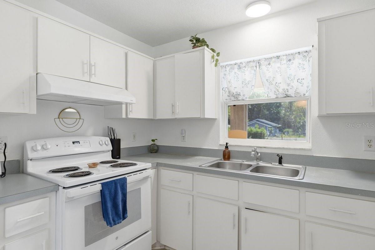 950 S PARSONS AVE, DELAND, FL — photo 16